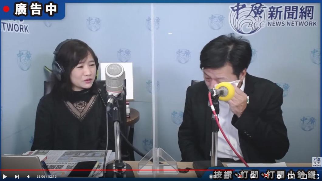 鄭寶清談到委屈處哽咽落淚。(圖/翻攝自《千秋萬事》直播)