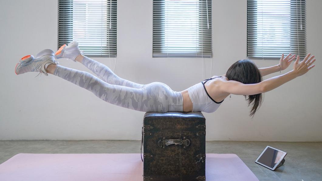 面臨「復胖」危機，意識到自己需要「長肌肉」。（圖／翻攝自地方媽媽Ellie健身筆記臉書）