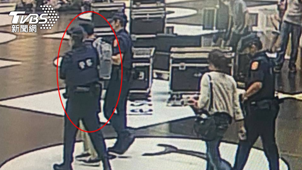 北車煙霧瀰漫!母子口角、失控男狂噴滅火器 媽媽:我會賠