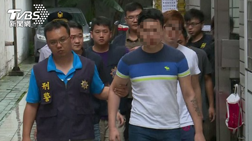 陳姓主嫌（第一位）當時砸服飾店後遭逮。（圖／TVBS資料畫面）