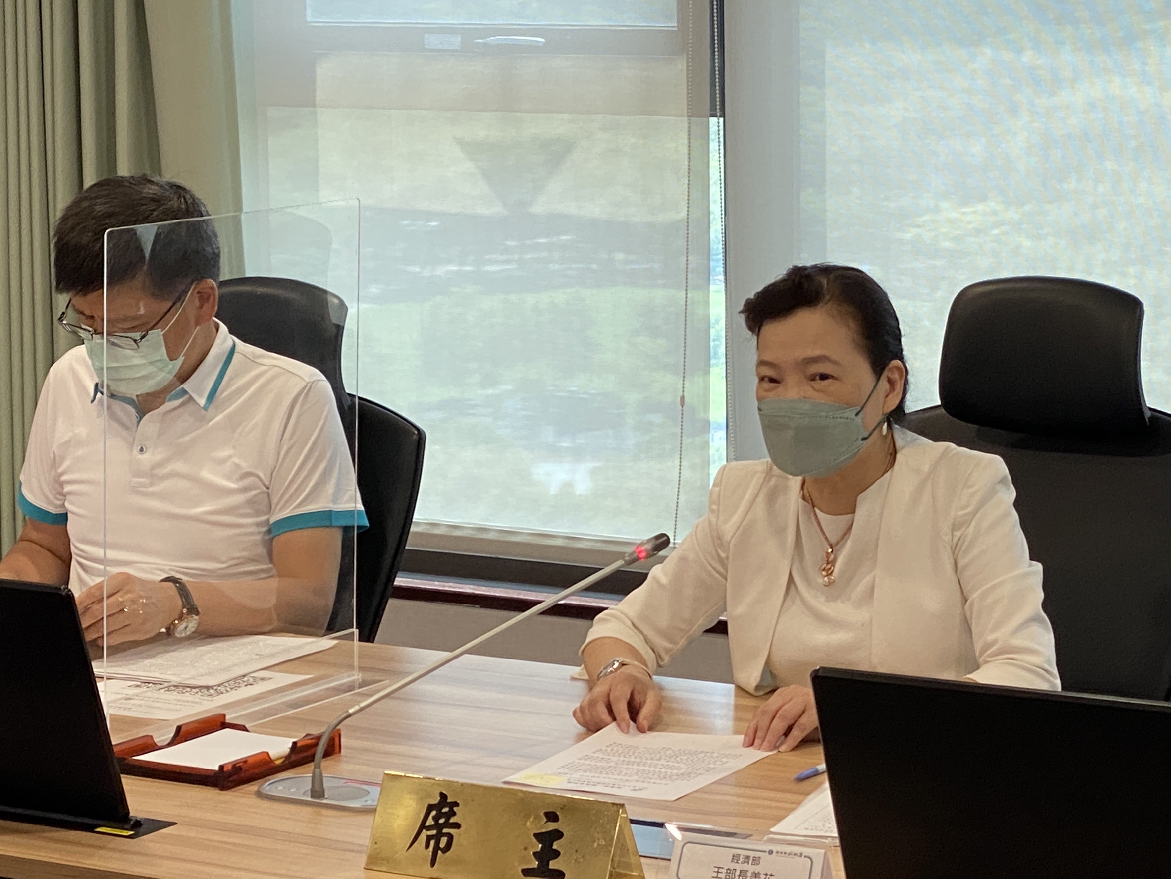 王美花決議成立災害緊急應變小組。(圖/經濟部提供)