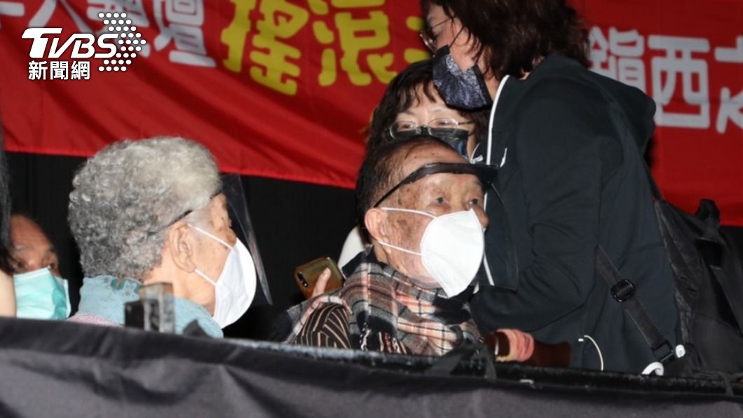 趙傳的父母坐在VIP席觀賞演唱會。(圖/黃城碩攝)