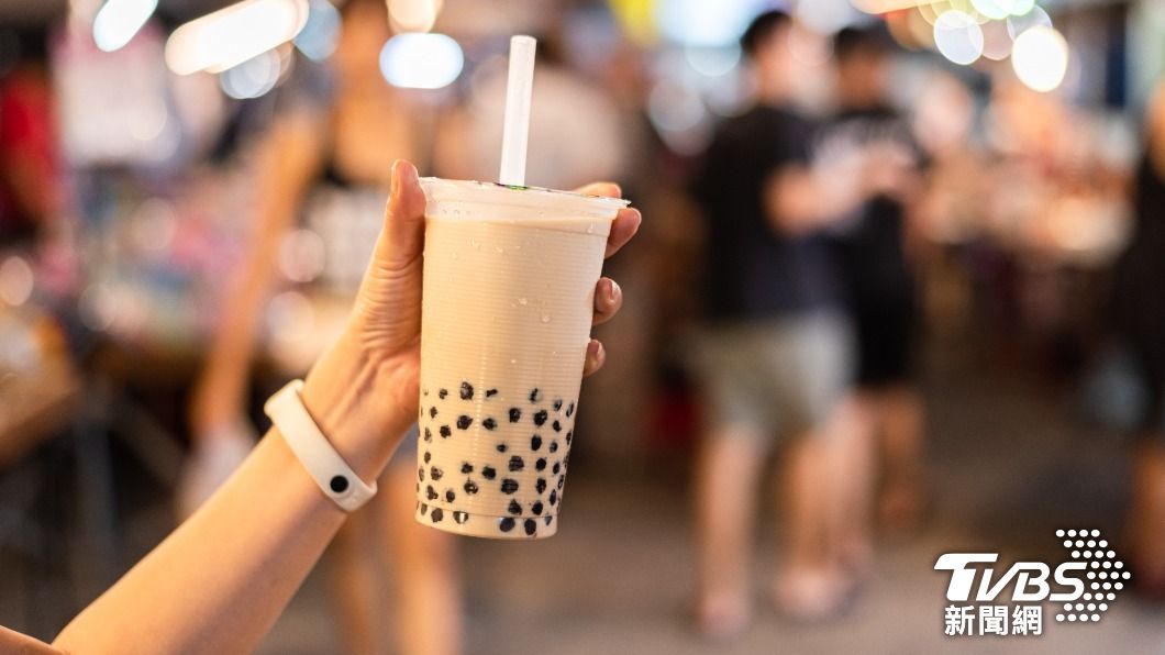 「珍珠奶茶」(bubble tea)的濃郁、柔滑口感,和多樣化口味讓外國遊客驚艷不已。(示意圖/shutterstock 達志影像)