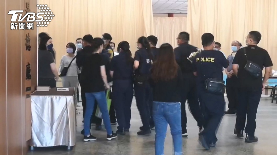 台南殉職警家屬辦頭七 告別式定9/5舉行