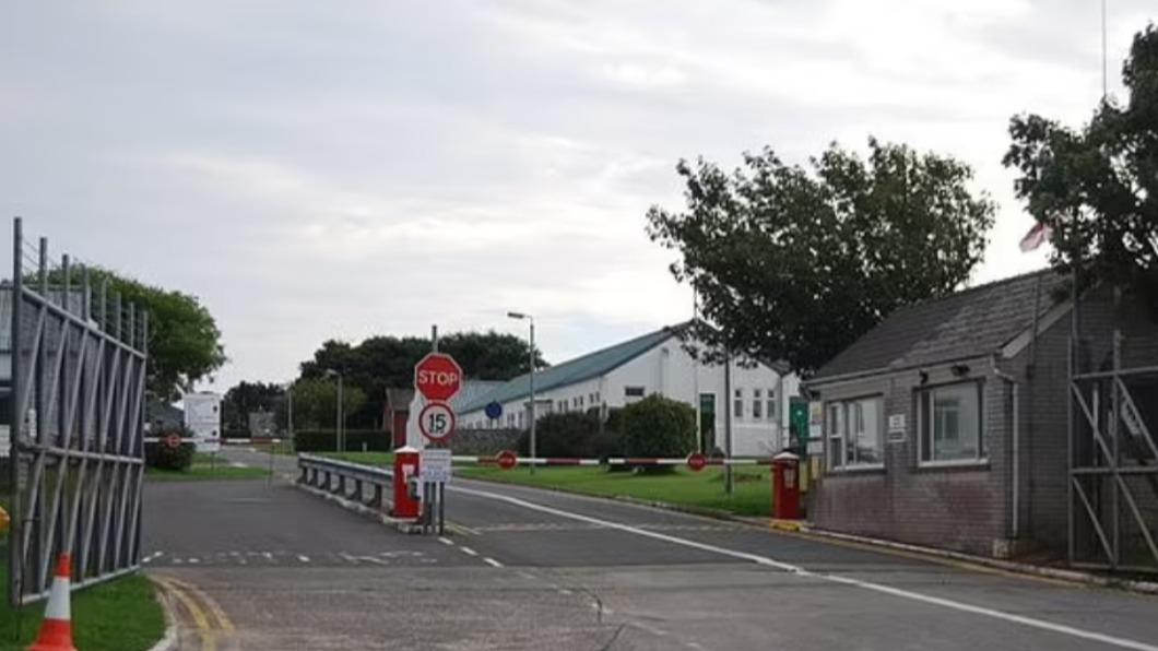 發生意外的英國西南部彭布羅克郡(Pembrokeshire)陸軍靶場。(圖/翻攝自每日郵報)