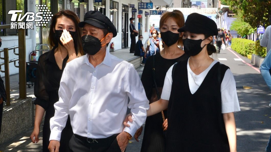 黃西田道別余苑綺「她就像我女兒」 謝金晶、黃露瑤啜泣送閨蜜
