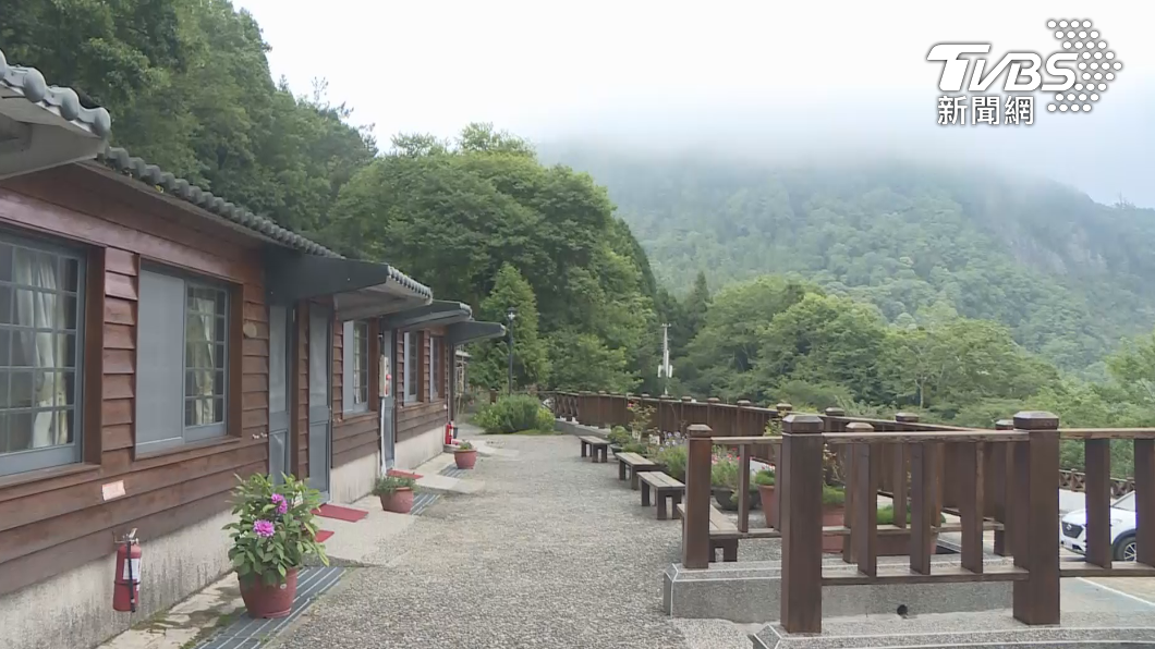 觀霧山莊一房難求 建議遊客提早預約(圖/TVBS)
