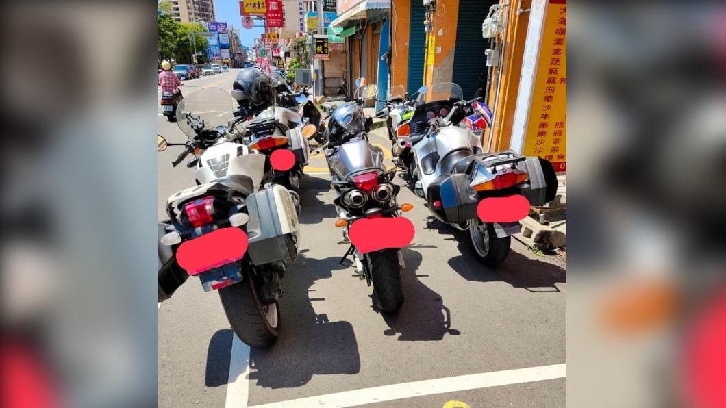 「停車格塞6重機」挨轟違規!內行搬法條打臉:早就改了