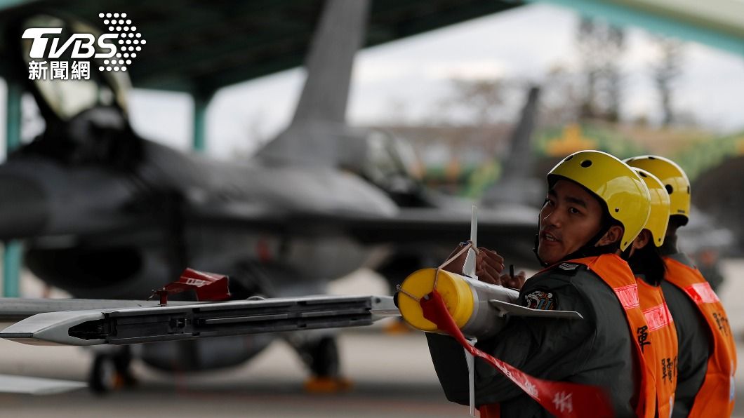 美媒傳聞拜登政府將批准新的對台軍售，包含100枚F-16戰機火力的響尾蛇飛彈。（圖/達志影像路透社）