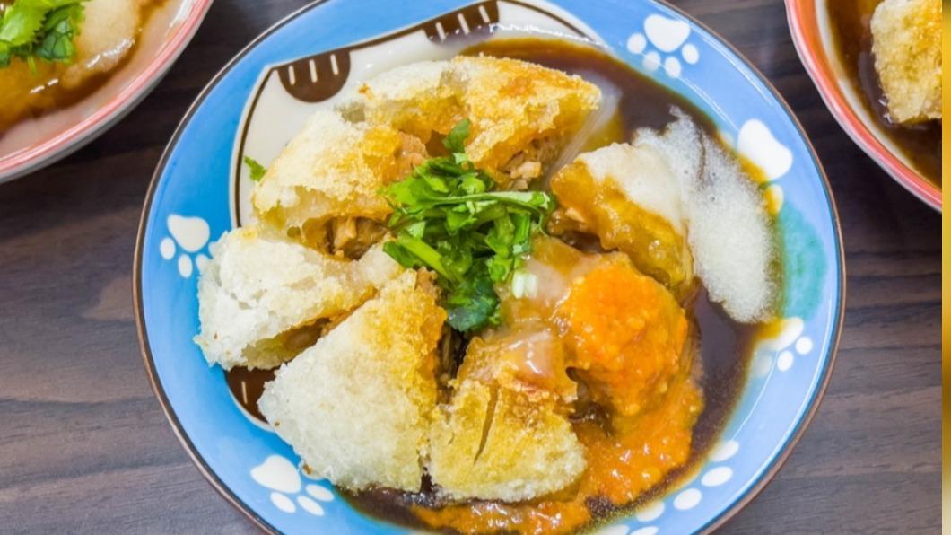 「脆皮肉圓」是招牌必點,皮超厚又Q,裡面的肉餡又很大塊。(圖/小佳的幻想世界提供)