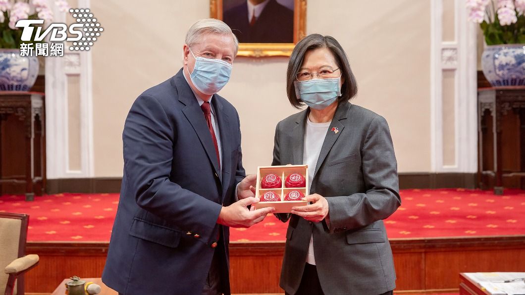 美國聯邦參議員葛理漢4月訪台時,曾點名希望華航購買波音787。(圖/達志影像美聯社)