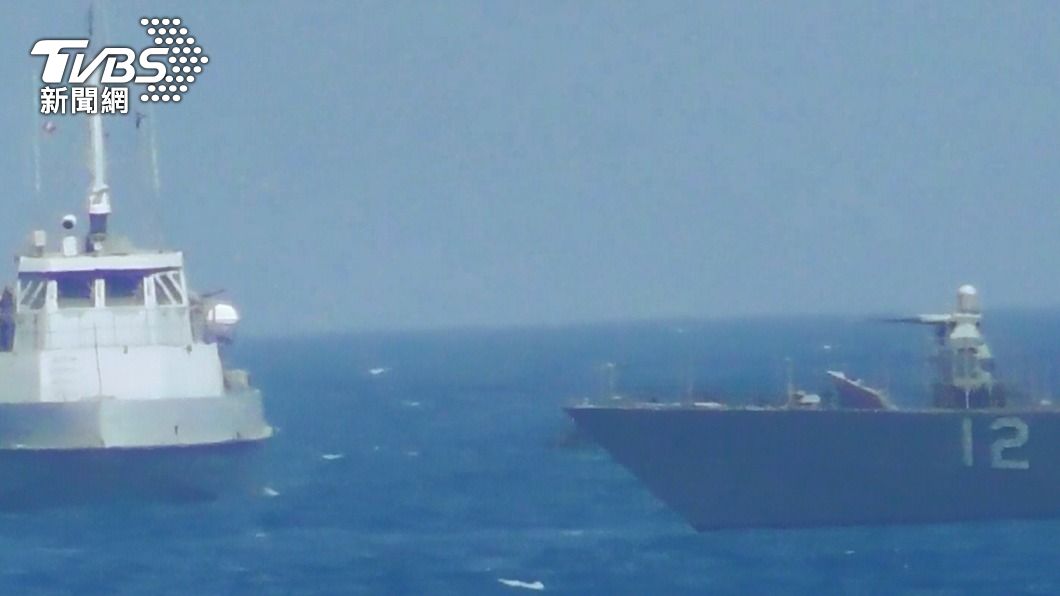 美軍巡邏艦「雷霆號」過去就曾在波斯灣遇上伊朗軍艦。(圖/達志影像路透社)