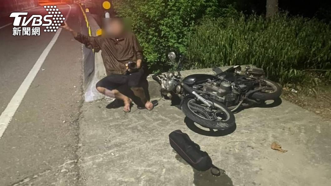 今日我最衰!騎士閃狗倒栽摔臭水溝 求救半小時無人理