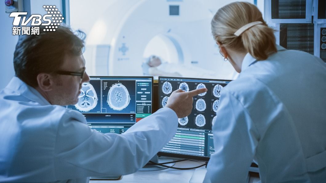 從電腦斷層中發現女子腦部出現病變。(示意圖/shutterstock 達志影像)
