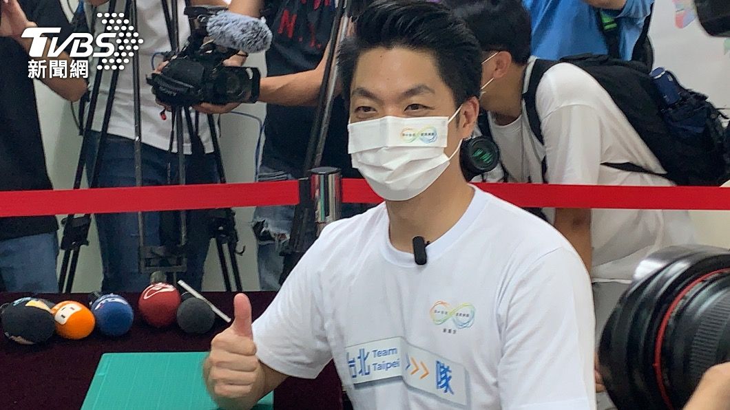 國民黨台北市長參選人蔣萬安登記參選。(圖/TVBS)