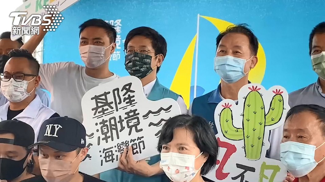 蔡適應強調,自己的論文有獨到見解。(圖/TVBS)