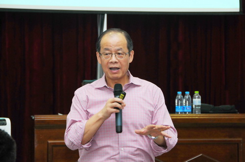 先前就有網友找出翁達瑞的廬山真面目。(圖/翻攝自東北農業大學官網)