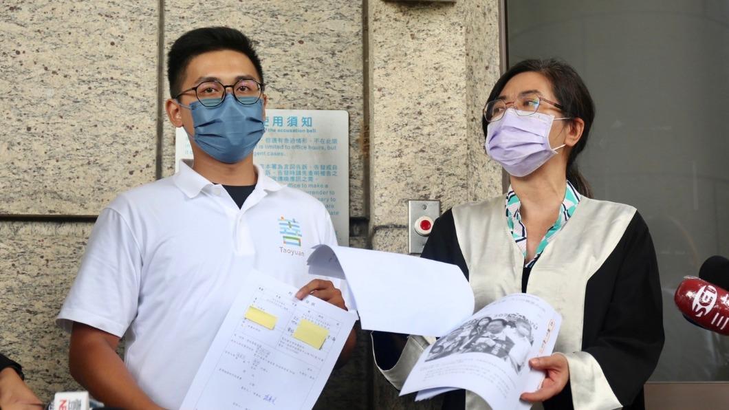 張善政委託律師按鈴申告。(圖/張善政競辦提供)