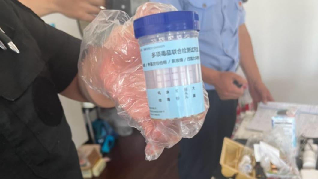 韓佩泉公開毒檢中心檢測畫面。(圖/翻攝自韓佩泉微博)