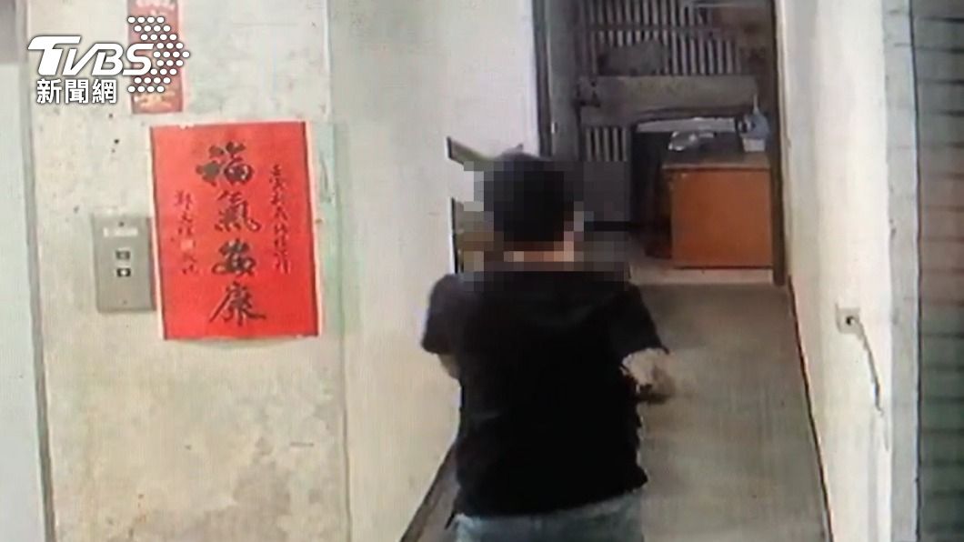桃園2男遭「行刑式」槍決 黑衣槍手正面身影曝