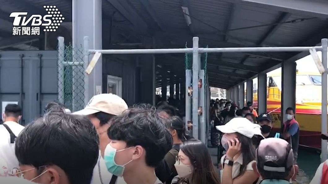登船處都是人。(圖/陳博正提供)