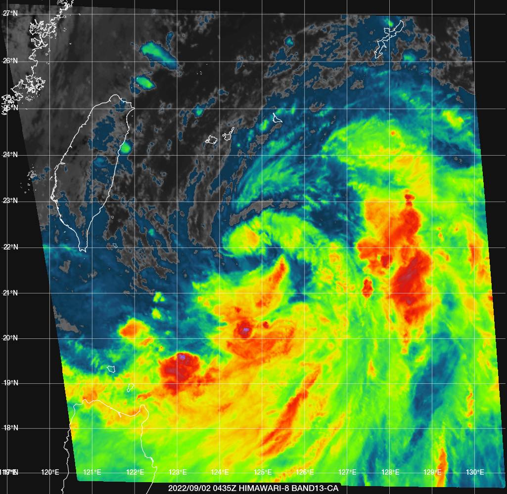 軒嵐諾西側北側整個空一塊。(圖/翻攝自台灣颱風論壇|天氣特急臉書)