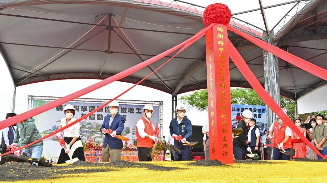 行政院長蘇貞昌今日前往高雄市出席「橋頭科學園區區段徵收工程祈福動土典禮」。(圖/政院提供)
