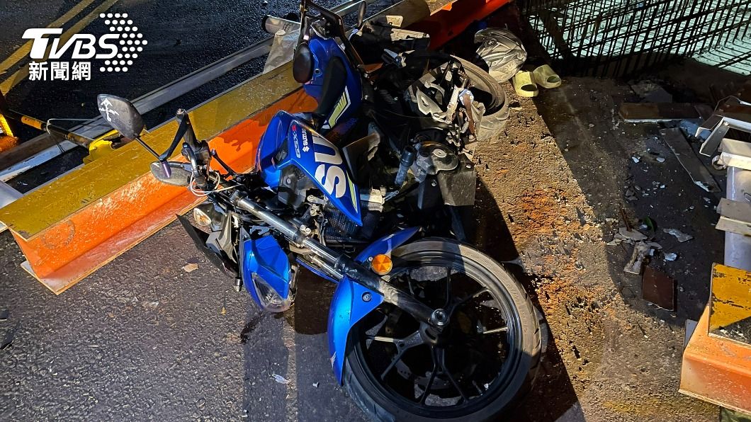 3天2起車禍!機車撞進施工區 騎士摔車跌入坑洞