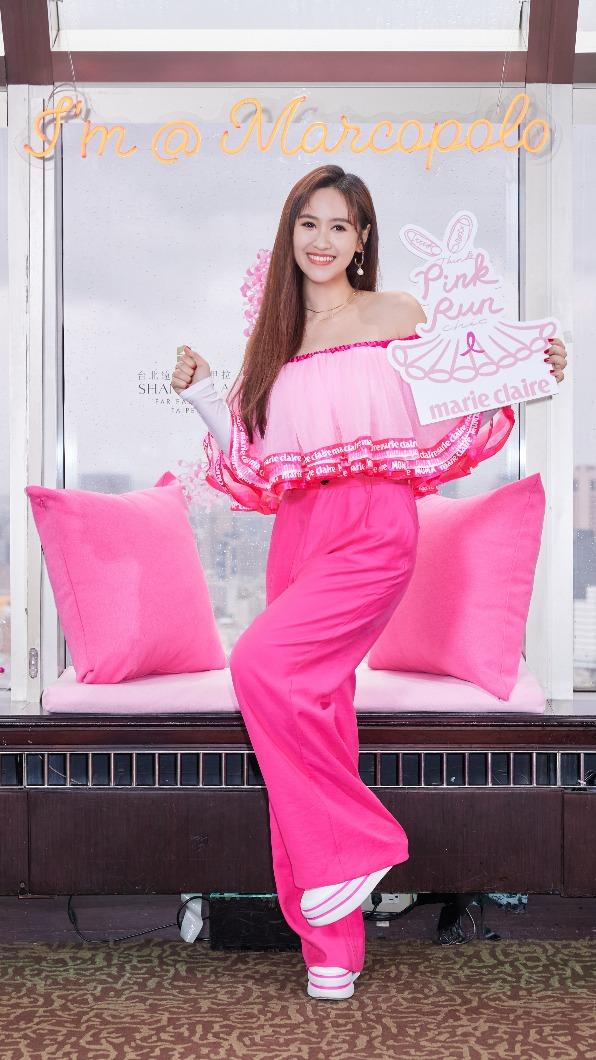 吳姍儒全身粉紅,相當吸睛。(圖/美麗佳人提供)
