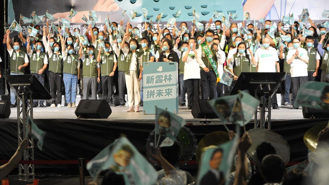 蔡英文今赴民進黨雲林縣長參選人劉建國競總成立大會高喊,高聲呼喊「新雲林、拚未來」。(圖/民進黨提供)