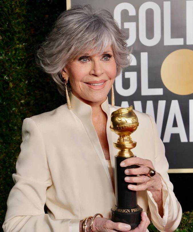 珍芳達拿獎拿到手軟。（圖／翻攝自Jane Fonda IG）