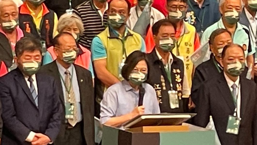 蔡英文今與民進黨台北市長參選人陳時中共同出席「2022陳時中競選市長宗教界後援會成立大會」。(圖/TVBS)