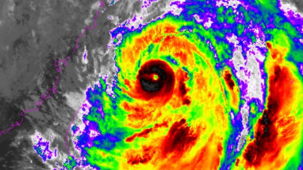 軒嵐諾「回歸強颱」再開眼!雨彈猛炸3地區 今最逼近台灣