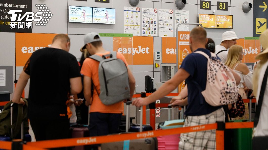 想度假想瘋了? 英旅客大鬧客機、降落立刻被逮入獄