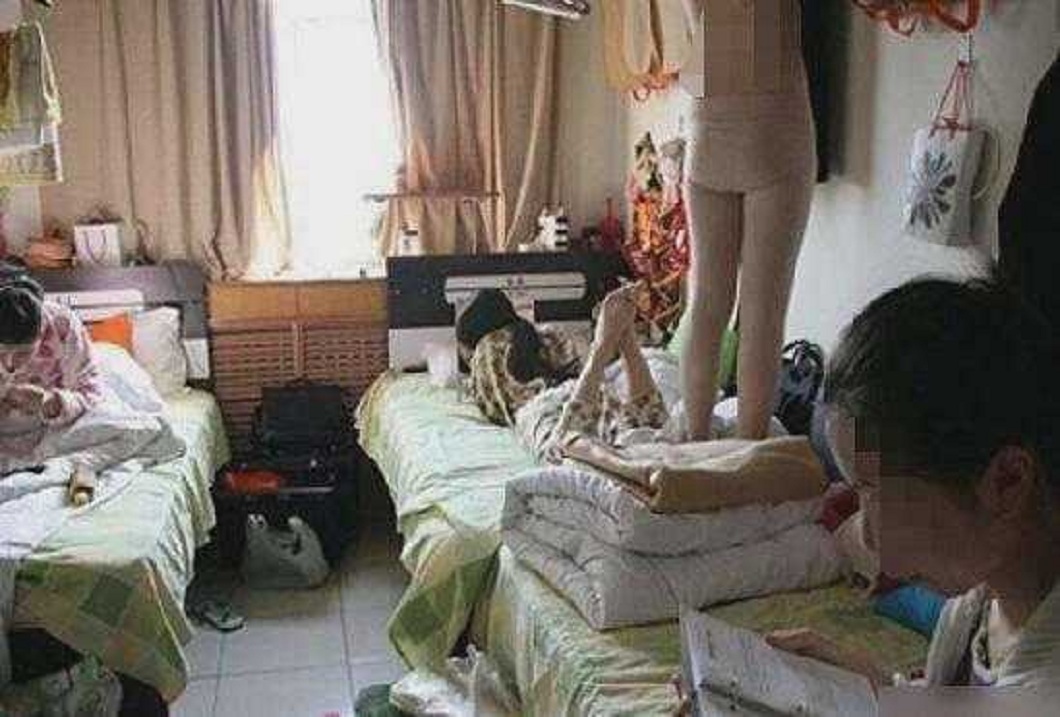 不過和5名女同事合宿2晚後男子崩潰決定辭職。(圖/翻攝自網易新聞)