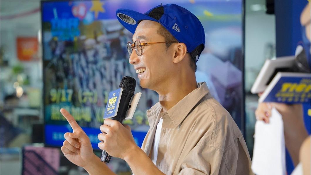 浩子提到孩子經歷環遊世界的過程之後,減少抱怨、配合度也變高。(圖/公視提供)