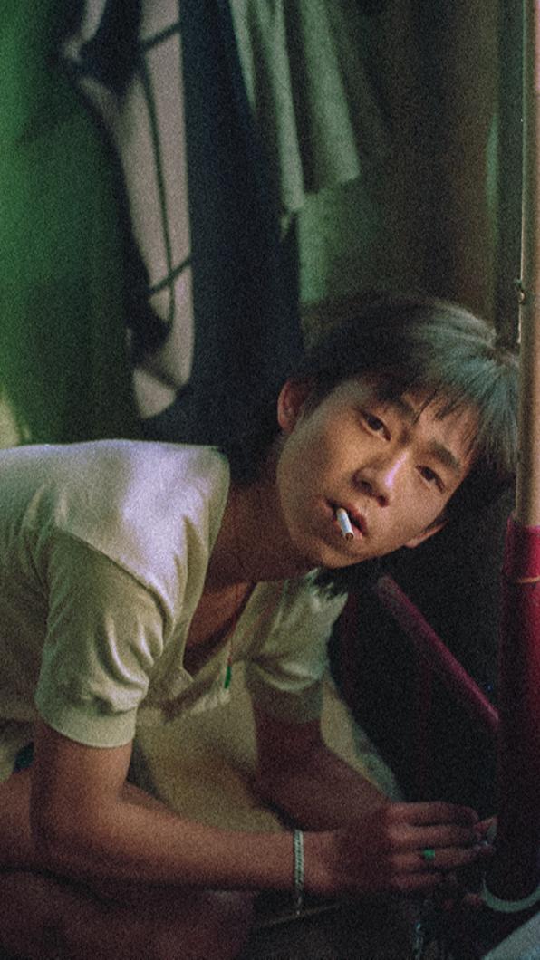 顏正國在拍攝《少年吔,安啦!》時年僅17歲。(圖/牽猴子提供)