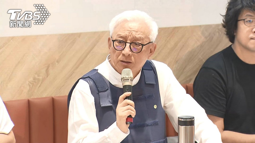 曹興誠槓上中天電視。(圖/TVBS)