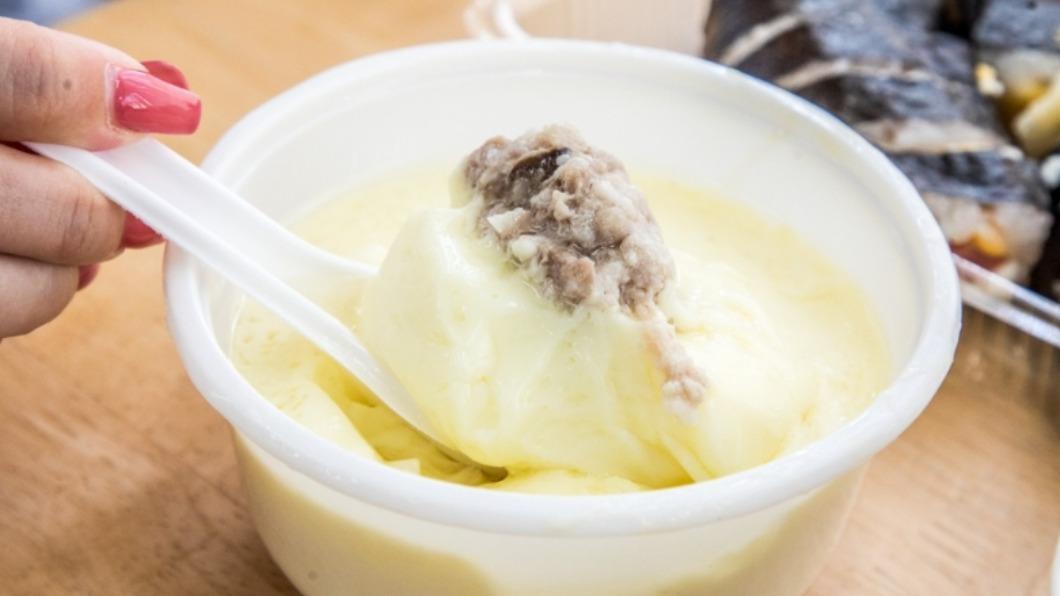 茶碗蒸也很大碗,裡面還有一顆大肉丸。(圖/大手牽小手玩樂趣提供)