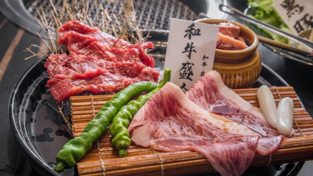 「頂級牛肉盛合」直接上精選３種不同部位的頂級牛肉。（圖／大手牽小手玩樂趣提供）