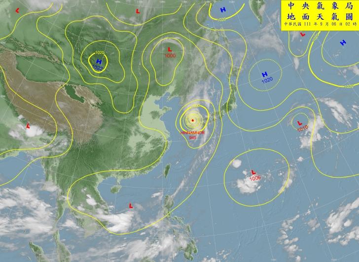 地面天氣圖。(圖/氣象局)