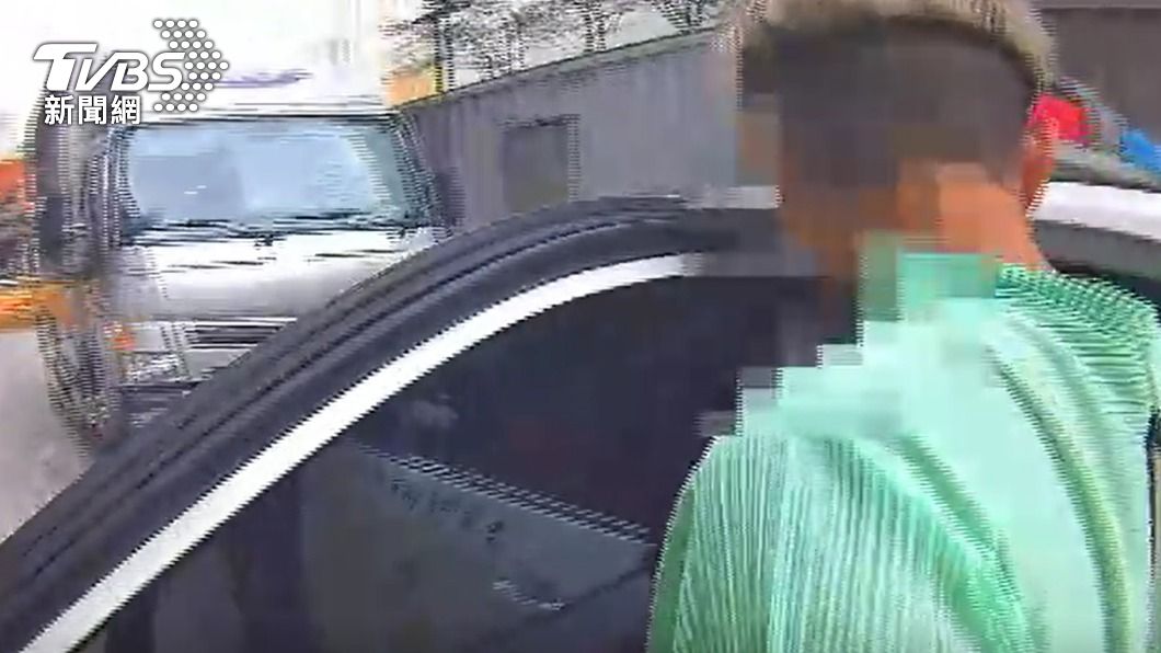 楊女被依現行犯逮捕。(圖/TVBS)