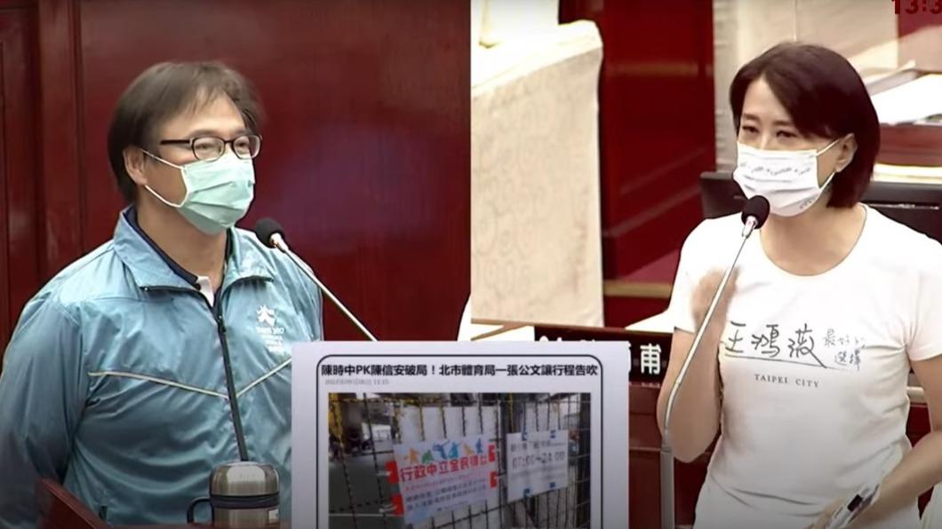 民進黨籍台北市民政局長藍世聰,昨天當市長柯文哲面喊挺陳時中。(圖/翻攝柯文哲直播)