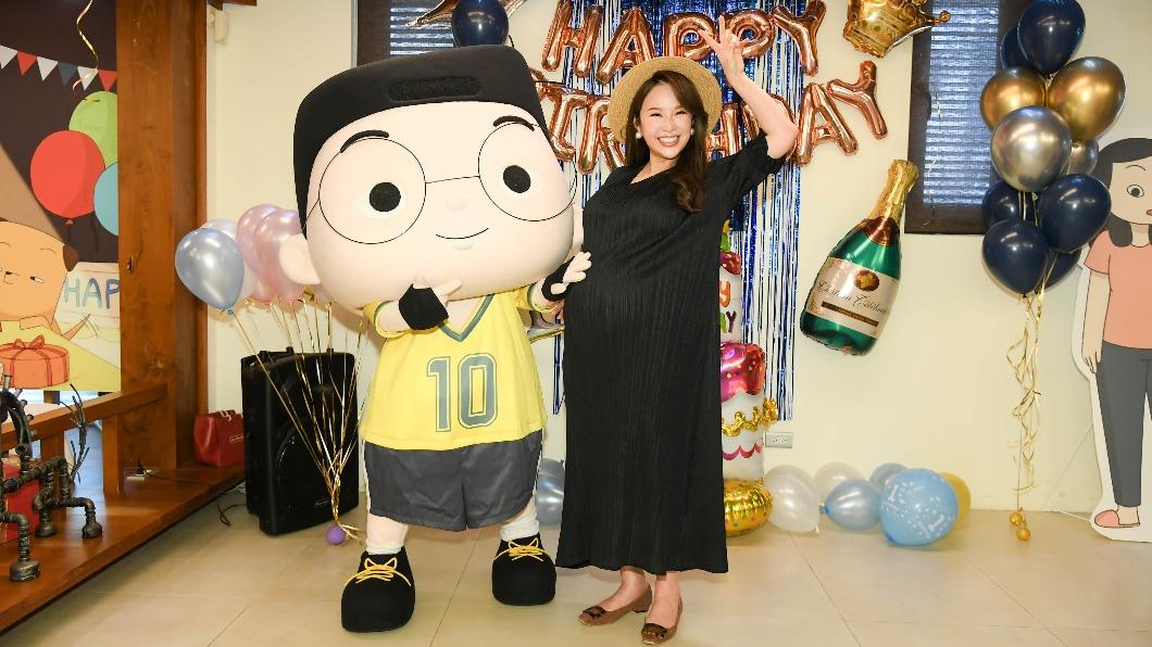 張齡予的7月肚超圓。(圖/三立提供)