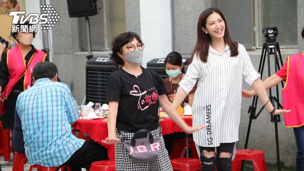 紀寶如、梁一貞隨著音樂起舞。（圖／黃城碩攝）