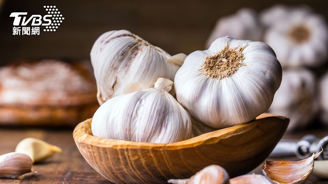 虛寒體質的人可運用蔥、薑、蒜等辛香料來祛寒。(示意圖/shutterstock 達志影像)