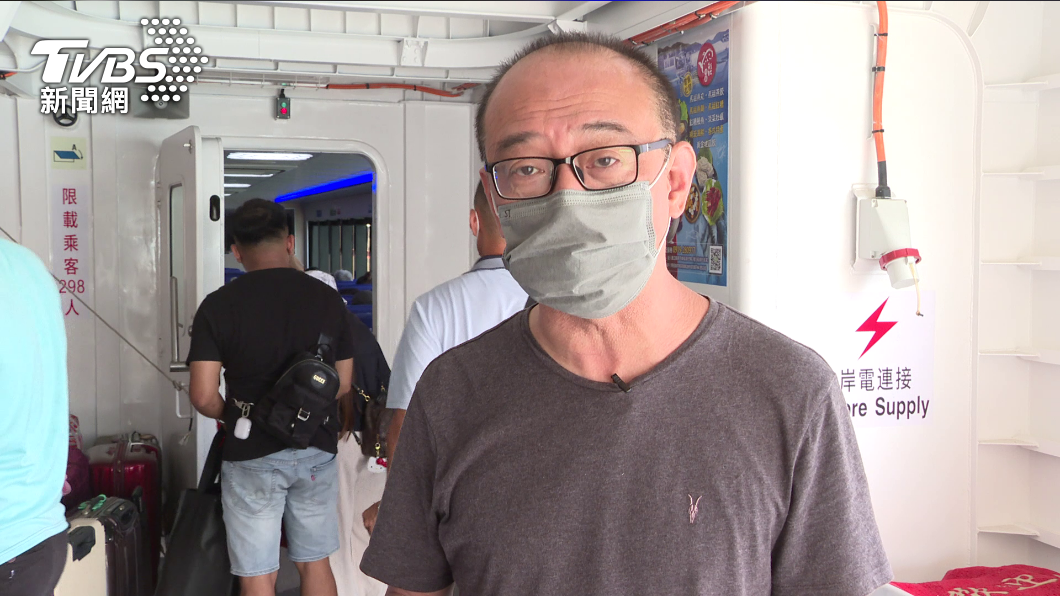 易飛網董事長業務特助李道珩說南北之星從開航(4月)到7月總共搭載3萬多人次。(圖/潘建樺攝)