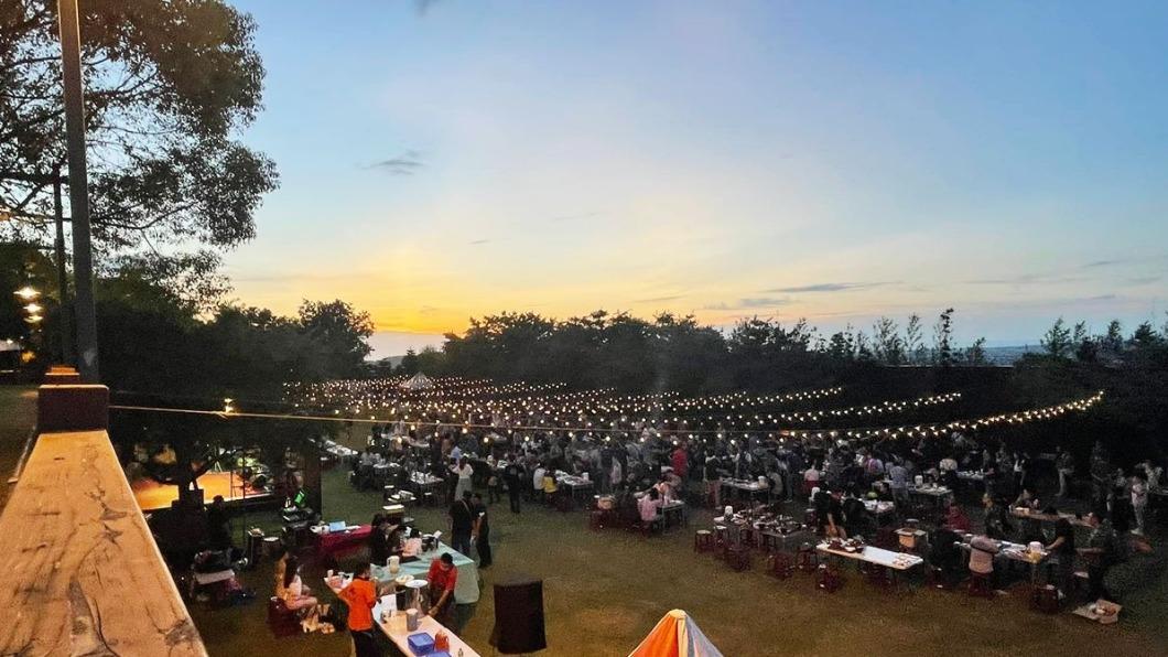「星月大地」園內提供代客烤肉服務,遊客到場只要吃就好。(圖/翻攝自星月大地臉書)