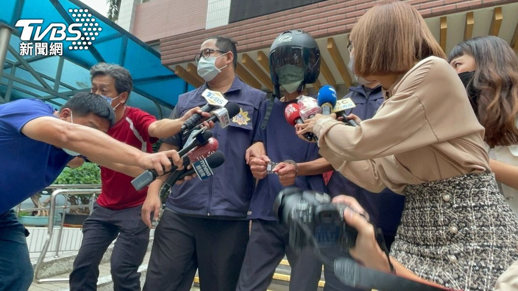 梁姓兇嫌被警方移送法辦。(圖/TVBS)