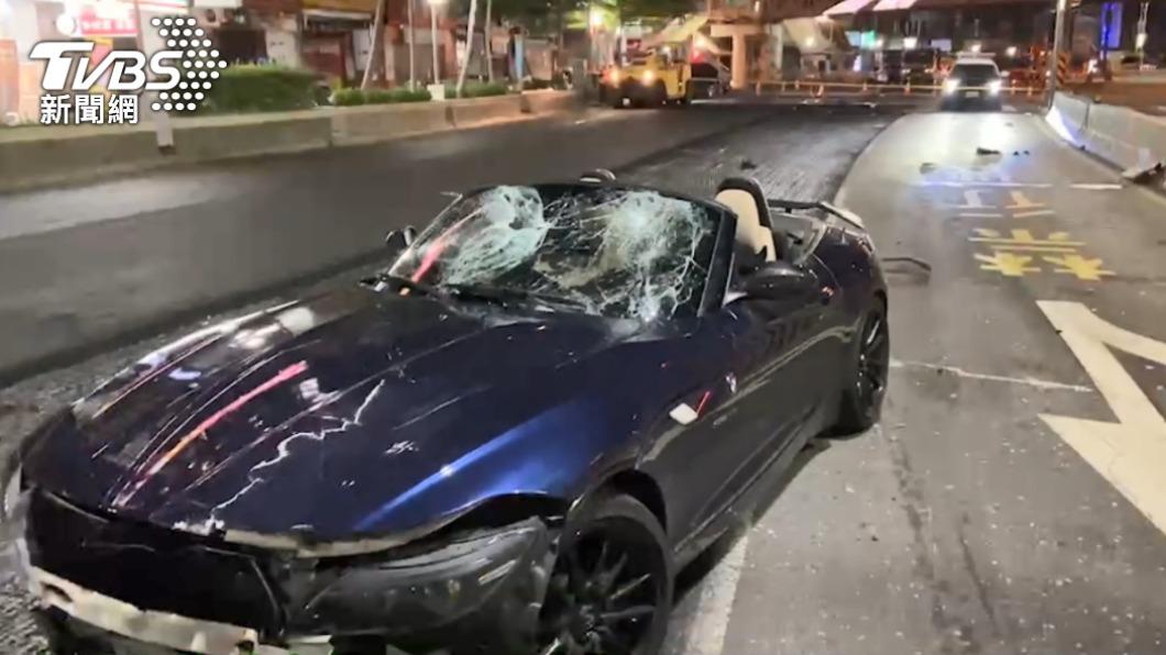 林筱路開著登記在媽媽名下的BMW敞篷車。(圖/TVBS資料畫面)